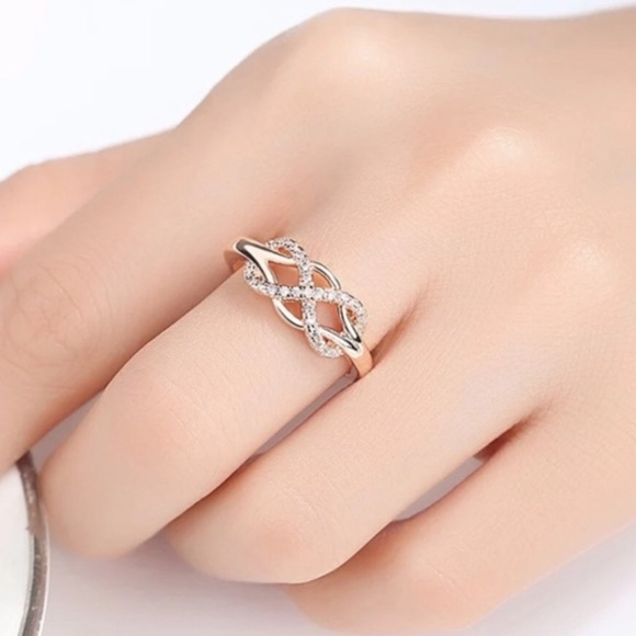 New 18K Rose Gold Diamond Infinity Cross Knot Ring - Picture 5 of 5